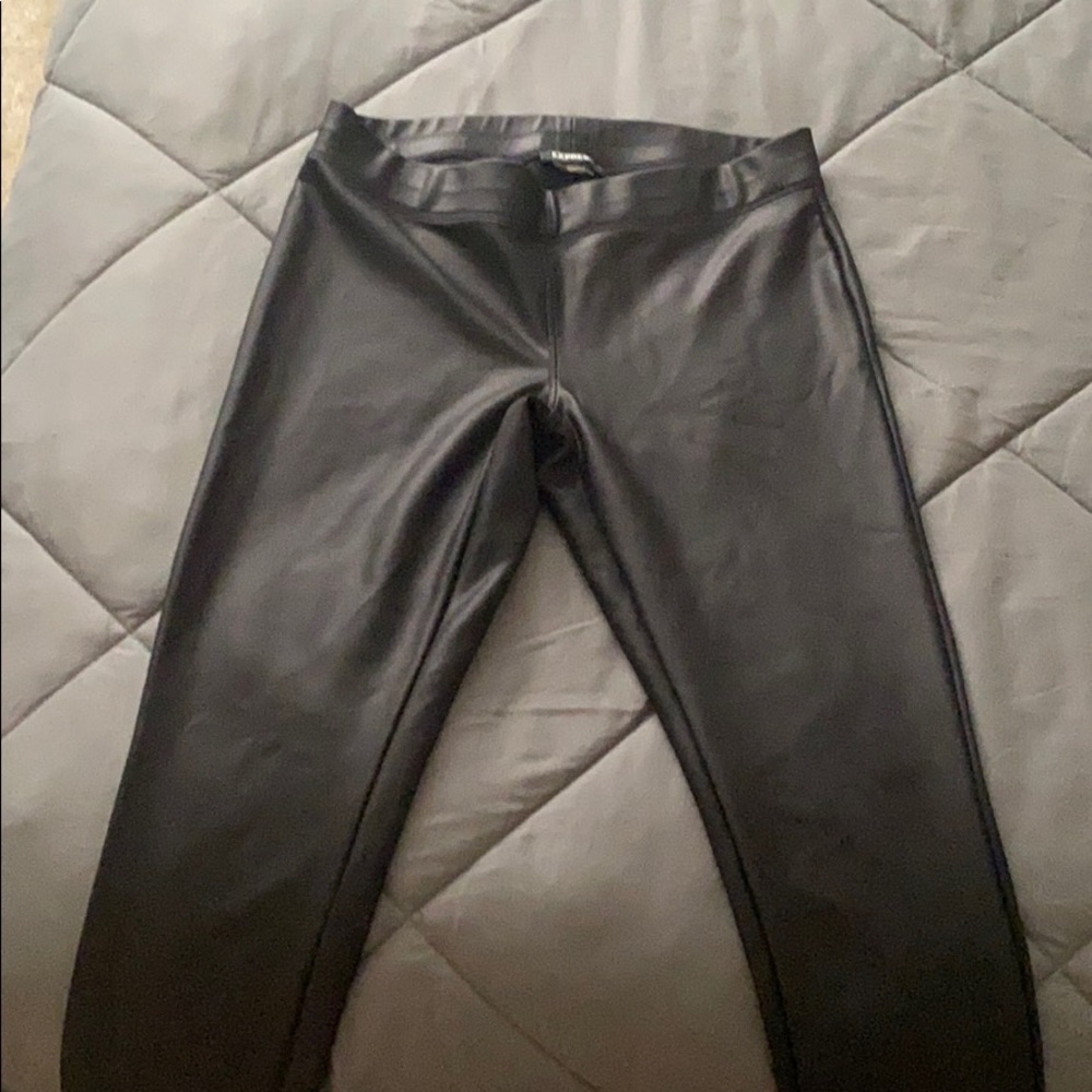 Leather leggings